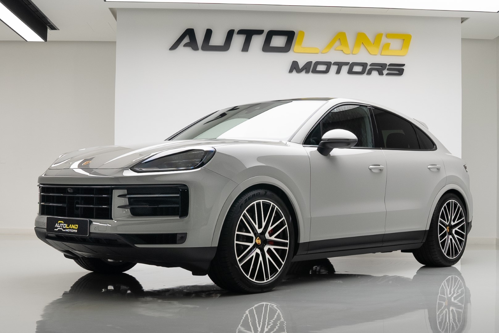 2024 PORSCHE CAYENNE S COUPE. HIGH SPECS WITH DEALER WARRANTY